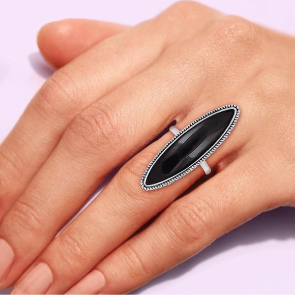 Silver ring - Picture 2 of 7